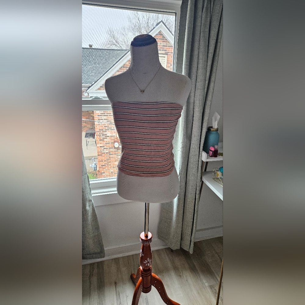 Sleeveless crop top
